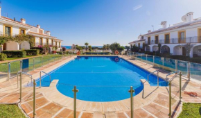 Few minutes walk to the Beach, Restaurants, Bars, Supermarkets and more!
